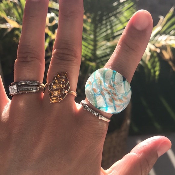 💄4/$20💄Big artsy ring 💍 - Picture 4 of 4